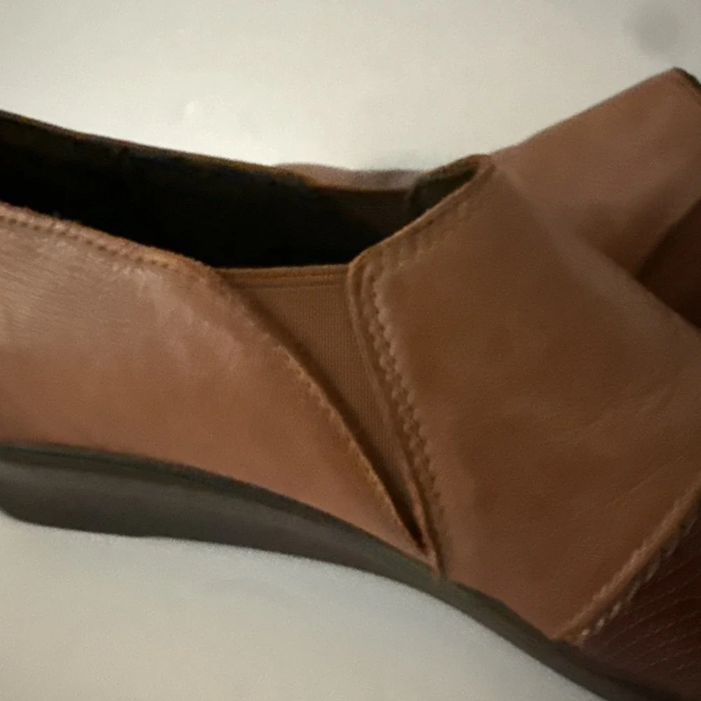 SAS Nora Slip On Loafer Wedge Shoes Brown Leather Womens Size 10.5 N Comfort New